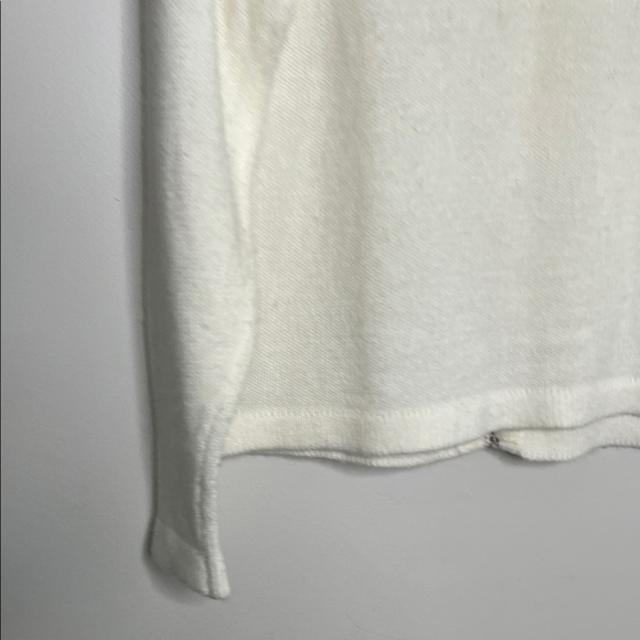 Elegant White Sweater with Butterfly Embellishments - Picture 5 of 6